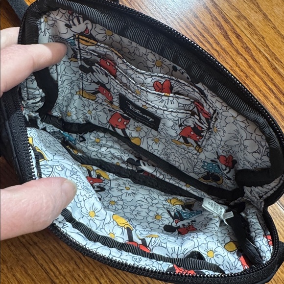 Vera Bradley Disney Feather weight Belt Bag NWOT - Picture 3 of 8